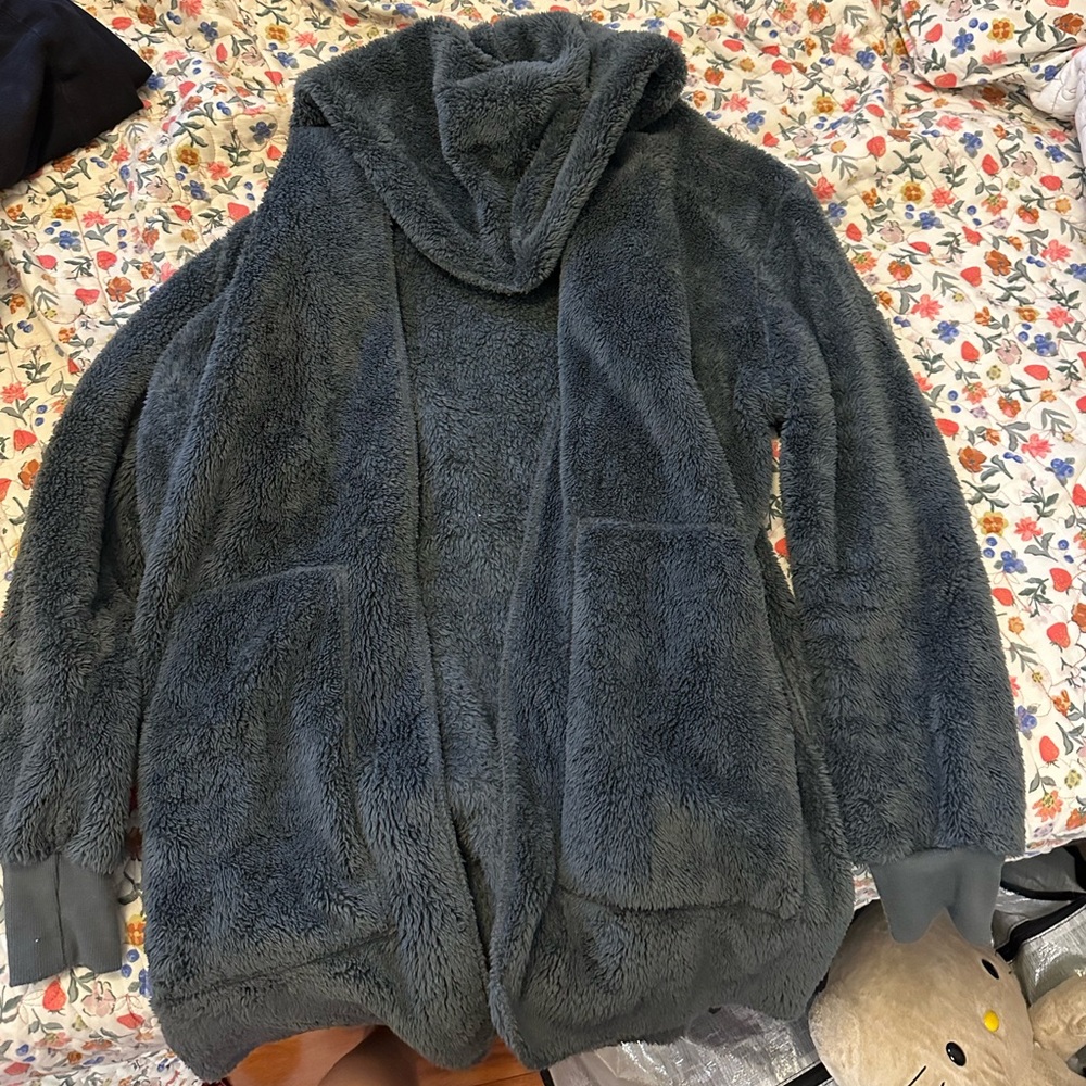 Fuzzy Grey Jacket, Perfect For Fall - image 3